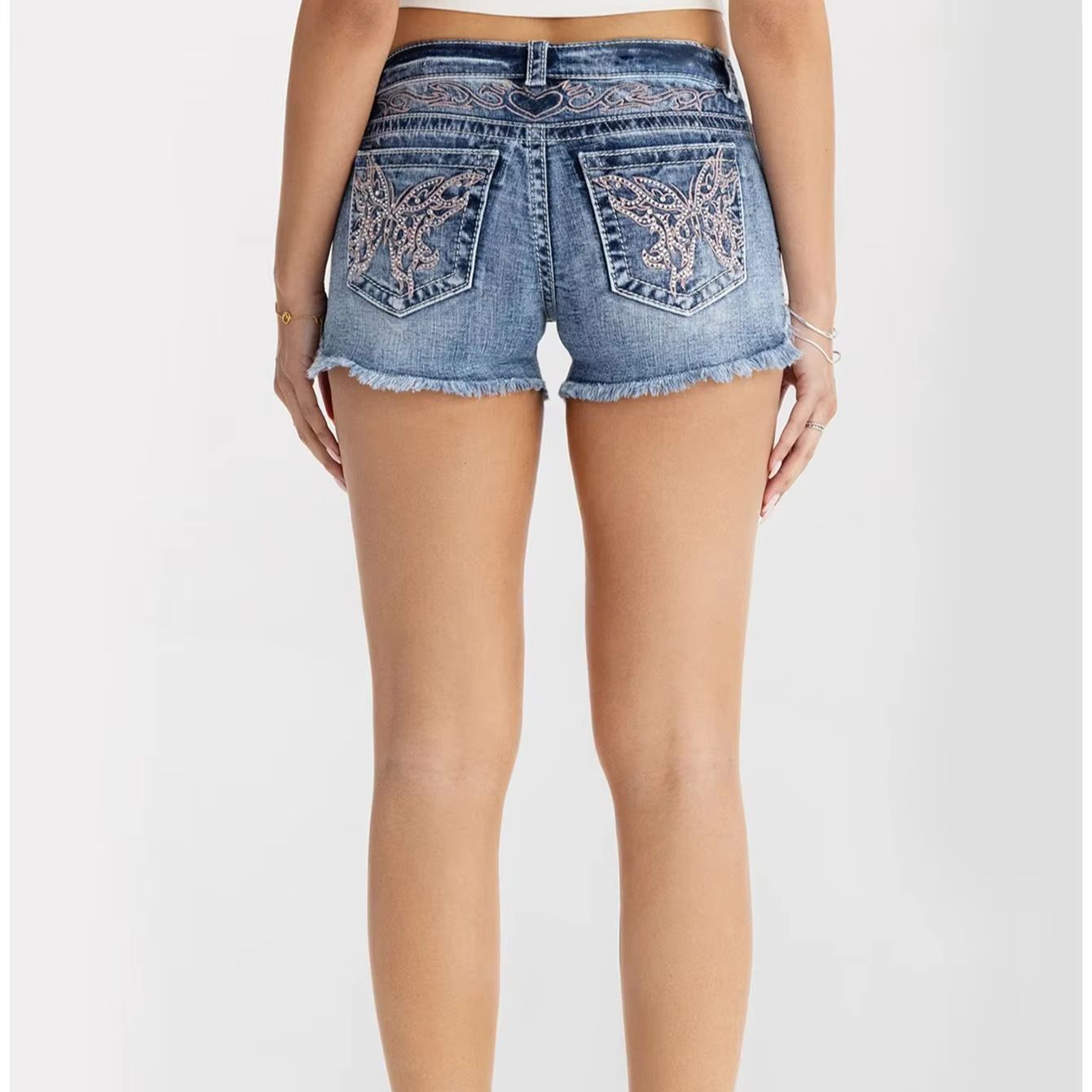 Denim Shorts Women - 女性服 バタフライラインストーンデニムショートパンツ 女性用 ライトブルー ウォッシュ加工 フレイドスリミングジーンズ