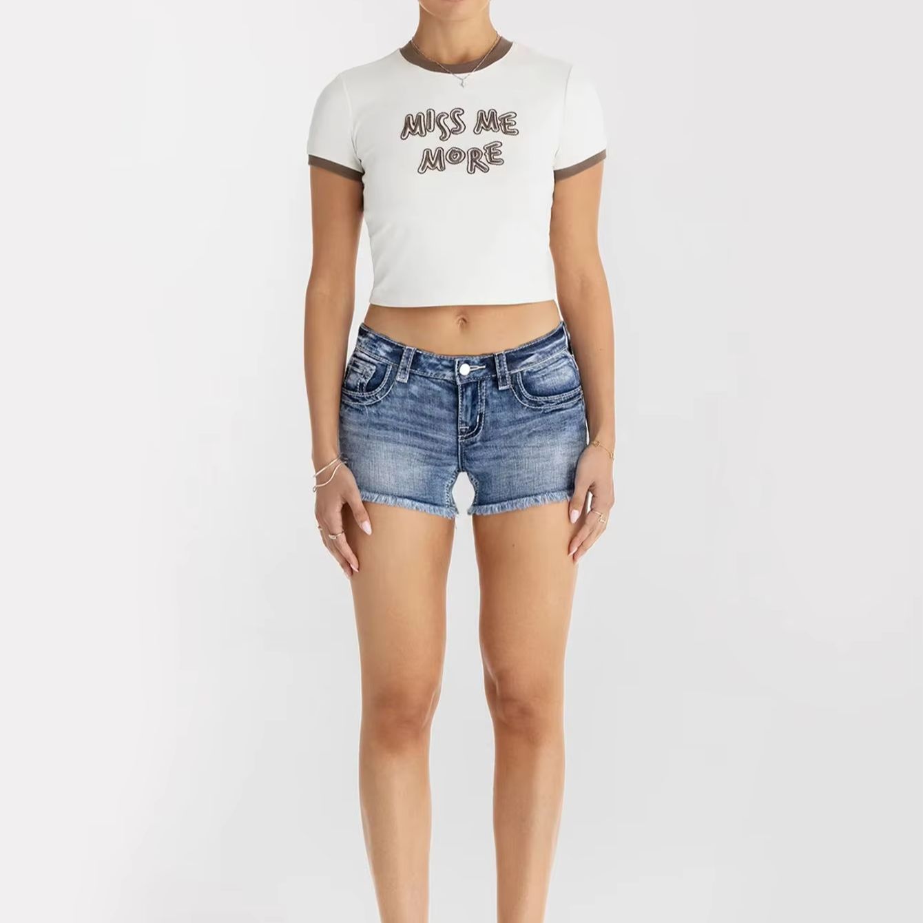 女性服 バタフライラインストーンデニムショートパンツ 女性用 - Denim Shorts Women のレビューと価格