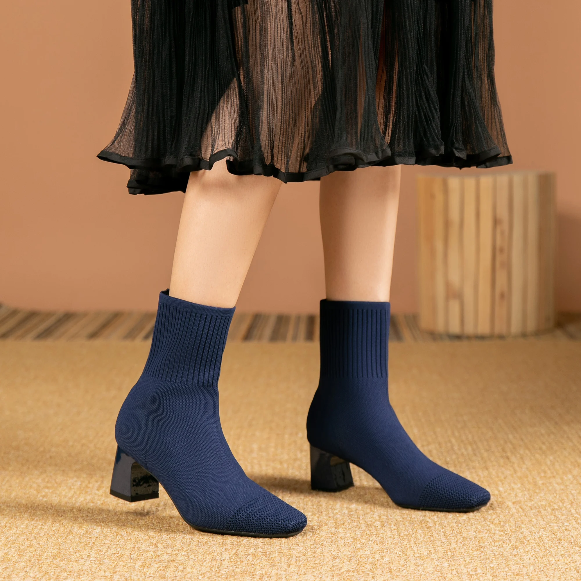 秋のファッション快適な暖かいブーツ、靴下に合わせやすい高級デ - Women'S Fashion Socks のレビューと価格