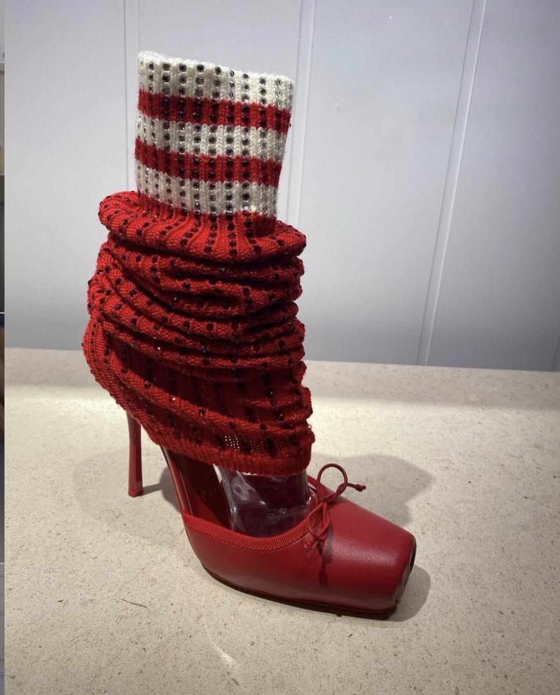 バタフライコンツスクエアトゥニーハイ女性サンダルソックスブー - Women'S Fashion Socks のレビューと価格